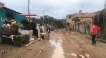 Moradores vizinhos de represa Várzea das Flores, completam um mês fora de casa