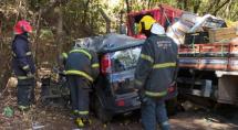 Grave acidente entre carro e caminhão termina com um morto em Betim