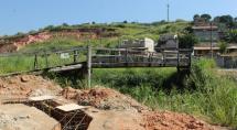 Prefeitura inicia construção de passarelas para pedestres na av. Juiz Marco Túlio Isaac