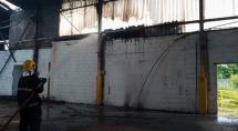 Uso de maçarico durante obra pode ter provocado incêndio em galpão de Betim
