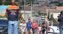 Sirenes tocam e moradores deixam casas em simulado em Betim