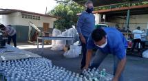 Prefeitura distribui 50 mil litros de álcool 70% em garrafinhas para a população