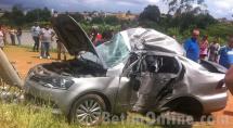Jovem morre após bater carro em poste