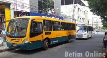 Ônibus ou vans, quem presta o pior serviço?