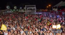A prefeitura deve investir em festas neste ano?