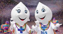 Zé Gotinha e Maria Gotinha entram na folia e levam vacinação ao pré-carnaval de Betim
