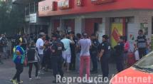 Vendedores ambulantes irregulares são retirados da calçada