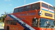 Ônibus de torcedores holandeses estraga na BR-381, em Betim Ônibus de torcedores holandeses estraga na BR-381, em Betim